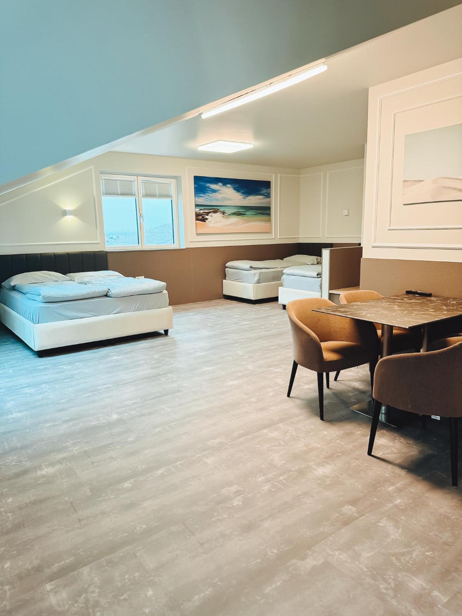 F Hotel 24H Check-In Hörsching Kültér fotó