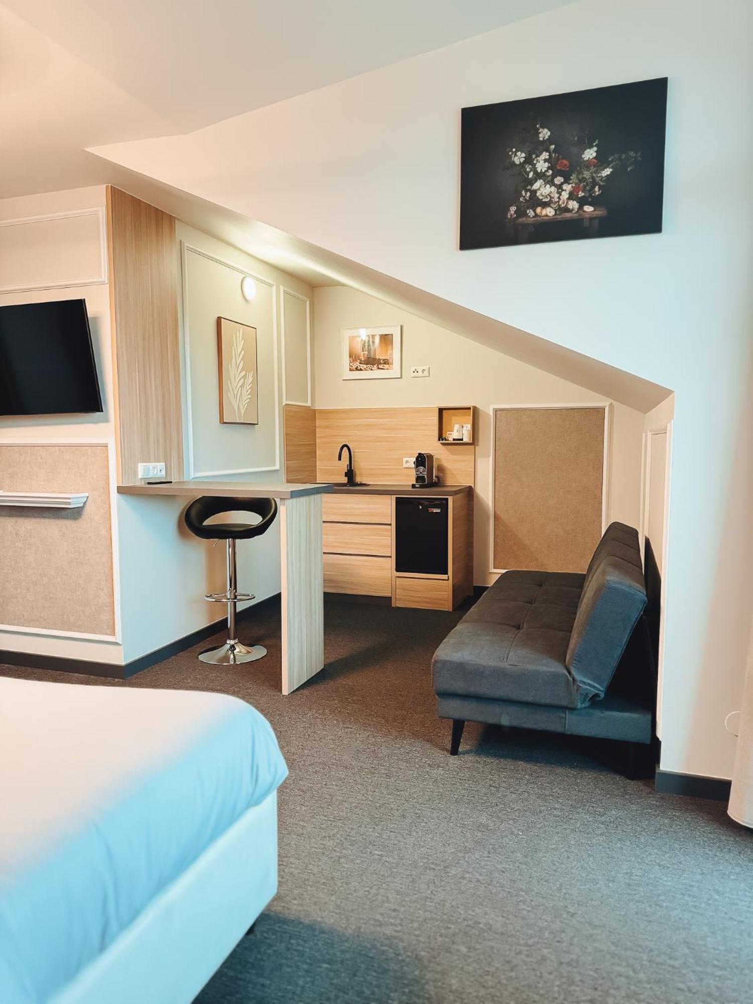 F Hotel 24H Check-In Hörsching Kültér fotó