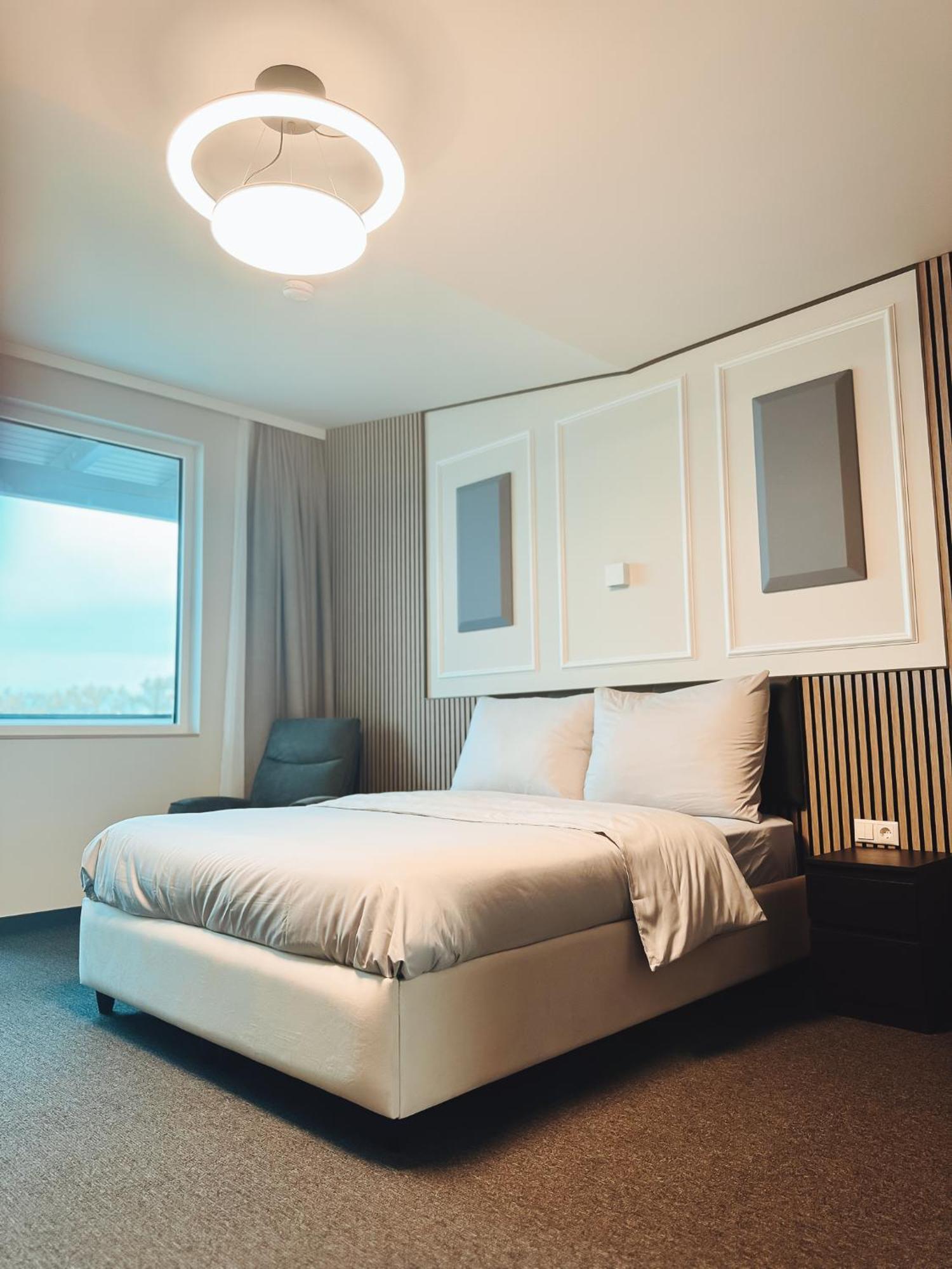 F Hotel 24H Check-In Hörsching Kültér fotó