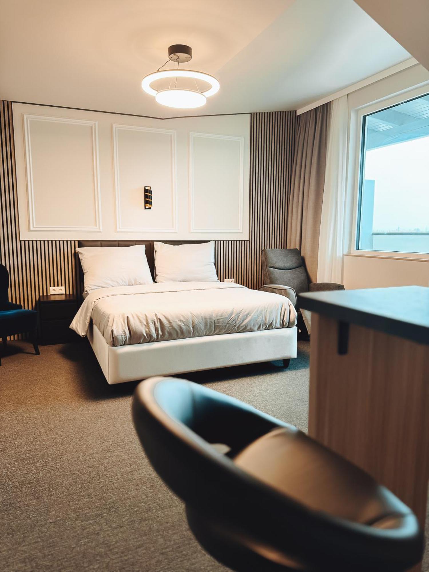 F Hotel 24H Check-In Hörsching Kültér fotó
